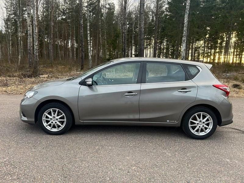 Begagnad Nissan Pulsar 116 HK (85 kW) 2017 Grå Halvkombi