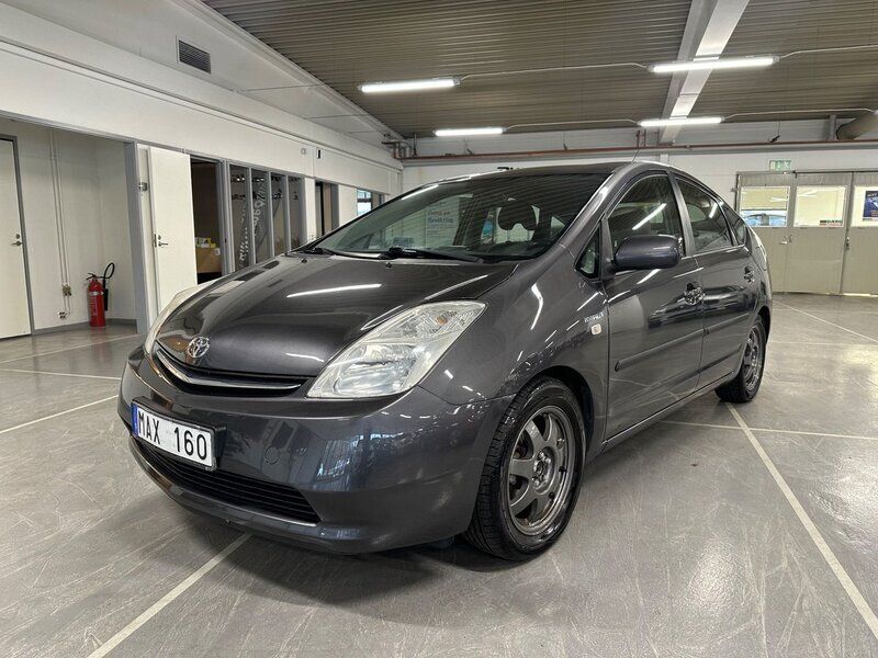 Grå Begagnad 2007 Toyota Prius Halvkombi | 69 900 kr (Marknadspris) - Bild 1/4