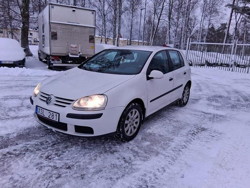 Begagnad 2005 VW Golf V Halvkombi | 21 500 kr (Marknadspris) - Bild 1/4