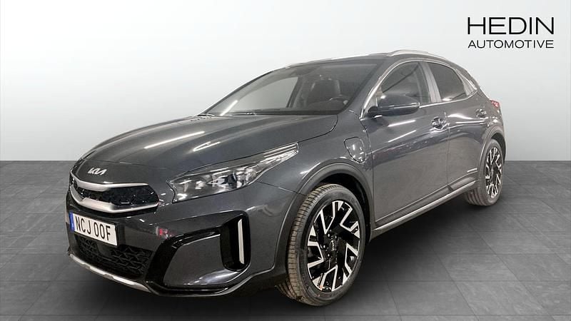 Grå (grey) Begagnad 2022 Kia XCeed SUV | 239 900 kr (Bra pris) - Bild 1/4