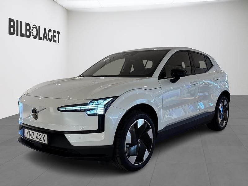 Vit Begagnad 2026 Volvo EX30 Single Motor Extended Range SUV | 469 800 kr - Bild 1/4