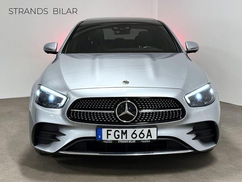 Begagnad Mercedes E300 AMG line 306 HK (225 kW) 2021 Silver Sedan