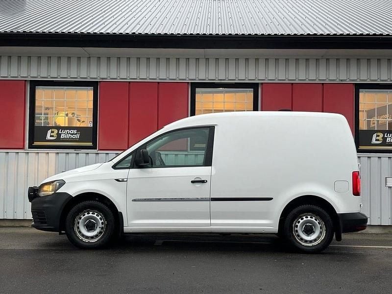Begagnad VW Caddy 102 HK (75 kW) 2016 Vit Minibuss