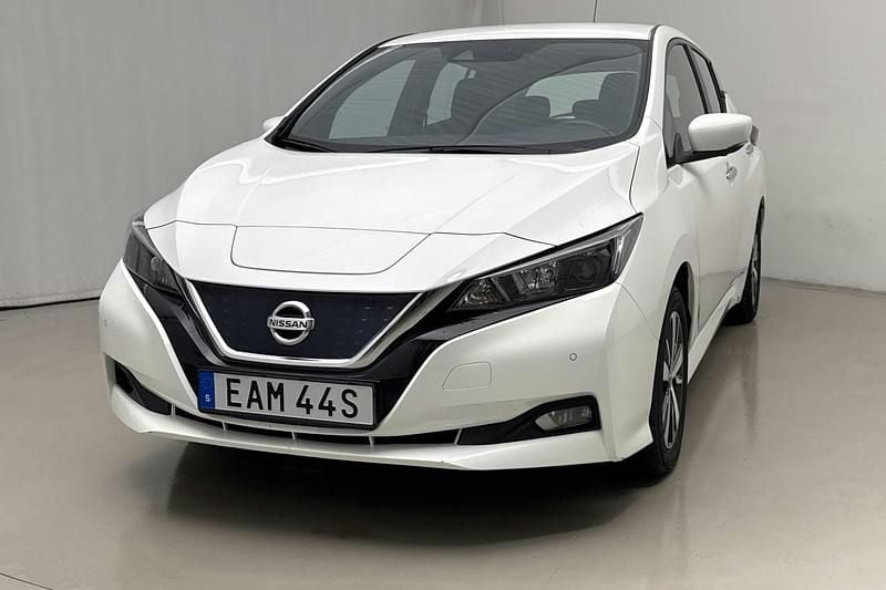 Vit Begagnad 2021 Nissan Leaf 360º Halvkombi | 149 000 kr (Superpris) - Bild 1/4