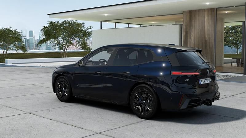 Begagnad BMW iX Comfort Edition 400 kW (544 HK) 2025 Svart SUV