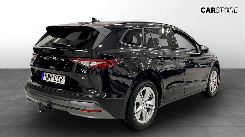 Begagnad Skoda Enyaq iV 150 kW (204 HK) 2022 Svart SUV