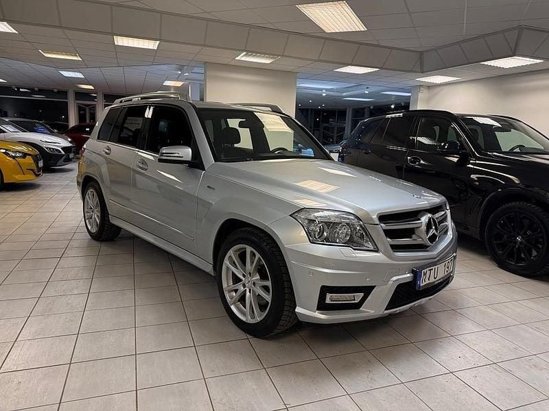 Silver Begagnad 2012 Mercedes GLK220 AMG line SUV | 155 900 kr (Marknadspris) - Bild 1/4