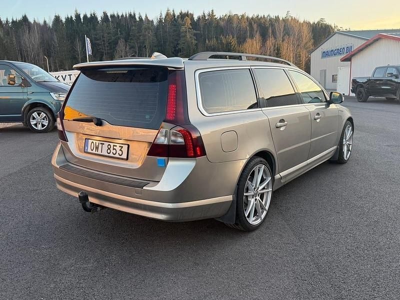Begagnad Volvo V70 175 HK (128 kW) 2010 Ljusbrun Kombi