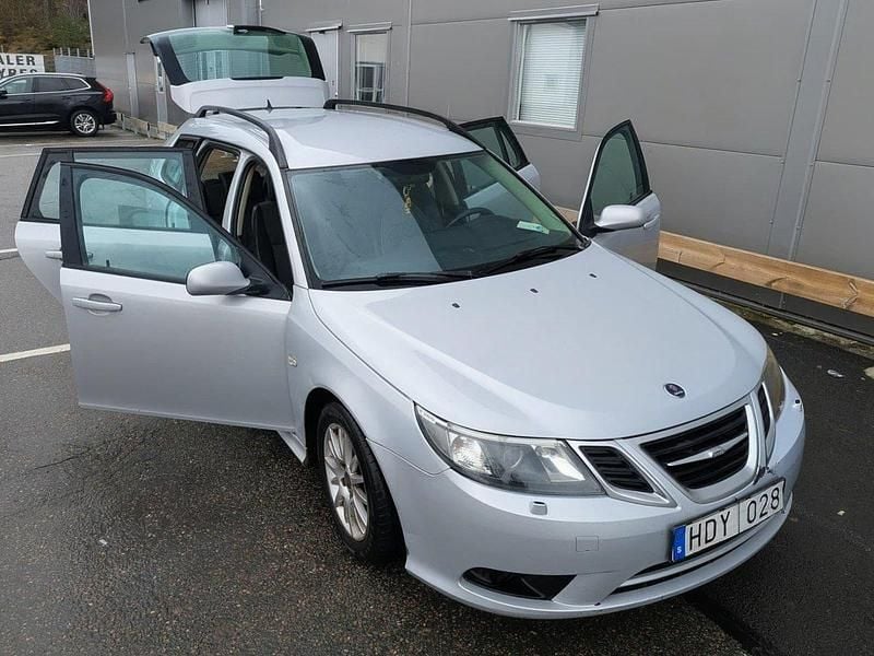 Grå Begagnad 2008 Saab 9-3 Linear Kombi | 23 000 kr (Superpris) - Bild 1/4