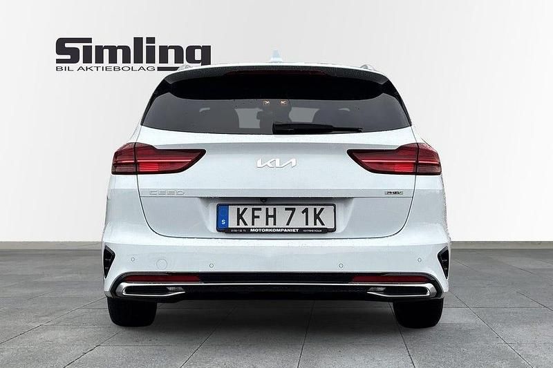 Begagnad Kia Ceed Sportswagon Advance 141 HK (103 kW) 2021 Vit Kombi