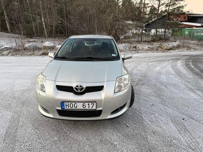 Begagnad 2008 Toyota Auris Halvkombi | 27 000 kr (Marknadspris) - Bild 1/4
