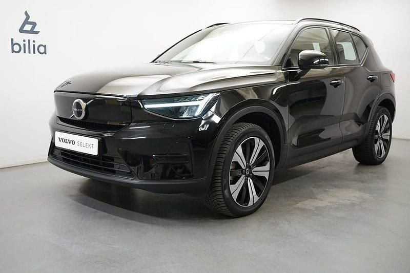 Begagnad Volvo XC40 Core 185 kW (252 HK) 2022 Svart SUV