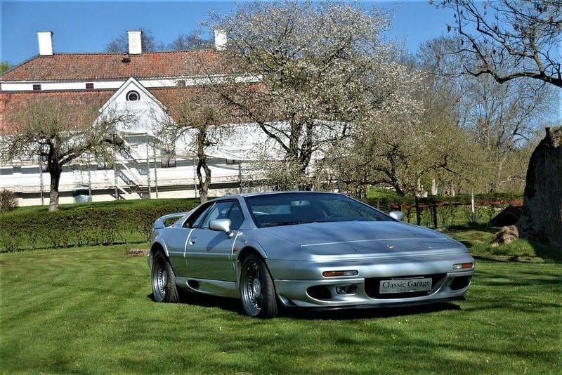 Begagnad Lotus Esprit 475 HK (349 kW) 1996 Silver met/black leather Sportkupé