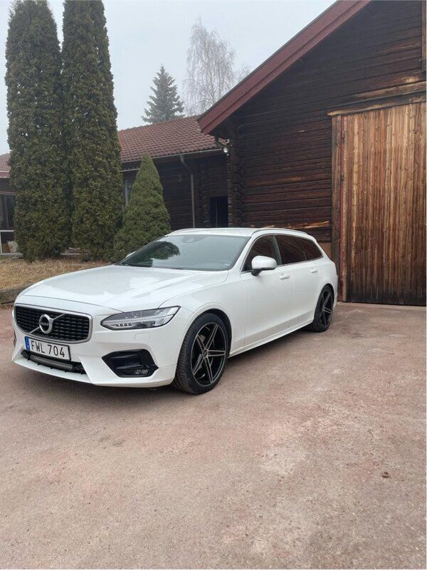 Vit Begagnad 2019 Volvo V90 R-Design Kombi | 250 000 kr (Marknadspris) - Bild 1/4