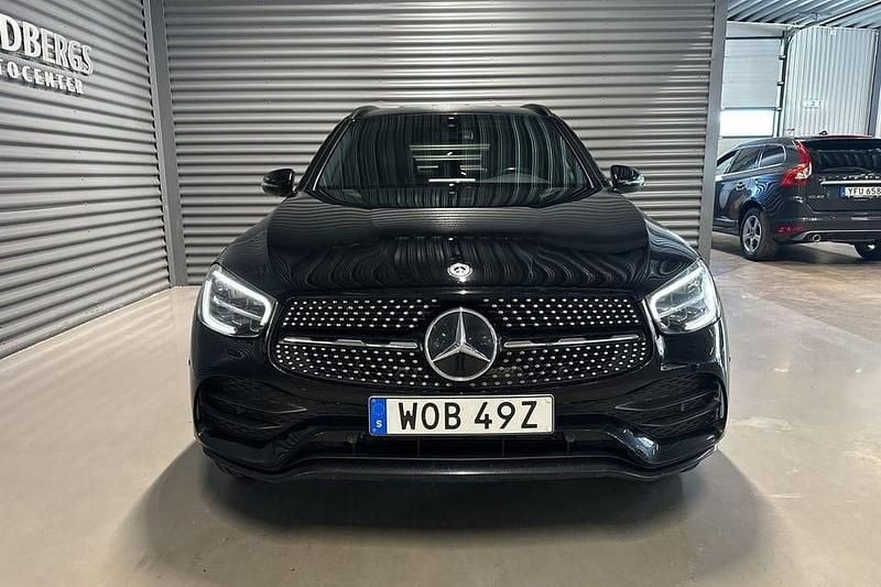 Begagnad Mercedes GLC300 AMG 320 HK (235 kW) 2022 Svart