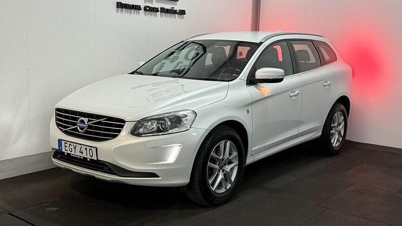 Vit Begagnad 2015 Volvo XC60 Ocean Race SUV | 154 900 kr (Bra pris) - Bild 1/4