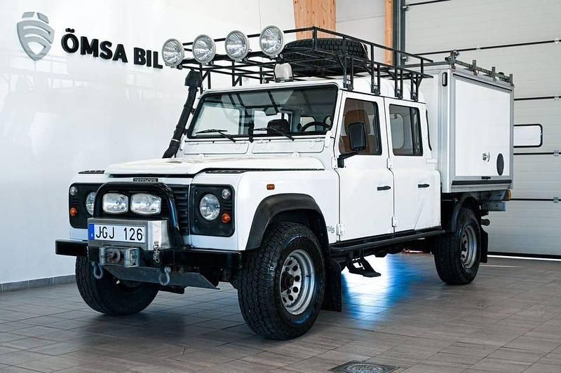 Begagnad Land Rover Defender 122 HK (89 kW) 1999 Vit Sedan