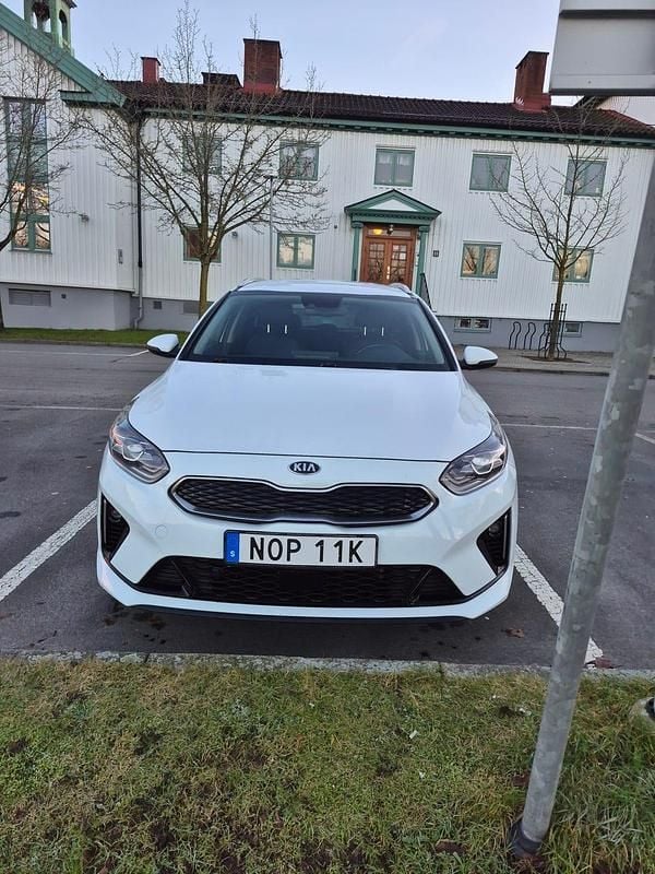Begagnad 2021 Kia Ceed Sportswagon Kombi | 221 000 kr (Marknadspris) - Bild 1/4