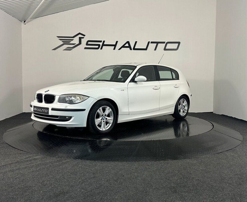 Vit Begagnad 2008 BMW 116 Advantage Halvkombi | 49 900 kr (Lite dyr) - Bild 1/4