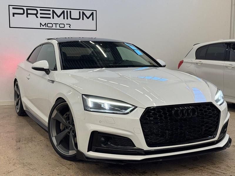 Vit Begagnad 2018 Audi A5 S-Line Sportkupé | 309 900 kr (Marknadspris) - Bild 1/4