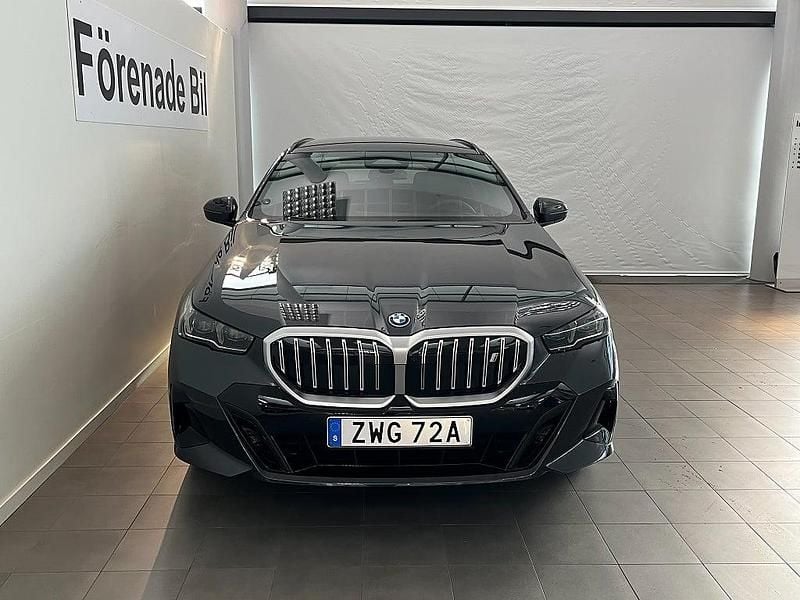 Ny BMW i5 Comfort Edition 250 kW (340 HK) 2026 Grå Kombi