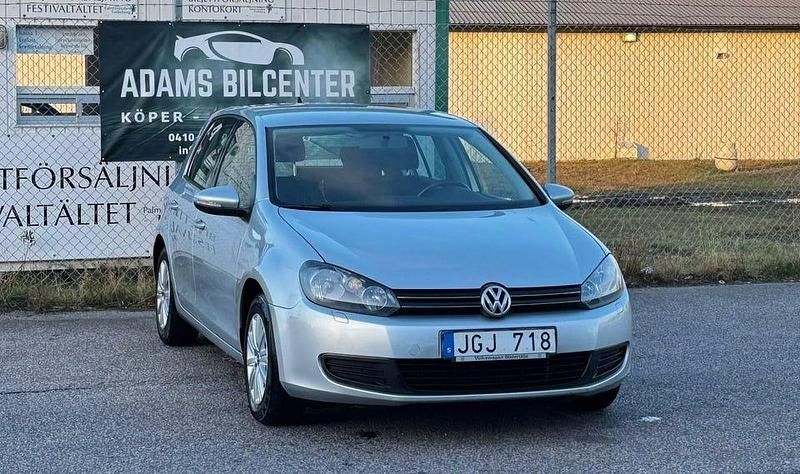 Begagnad VW Golf VII 105 HK (77 kW) 2012 Silver Halvkombi