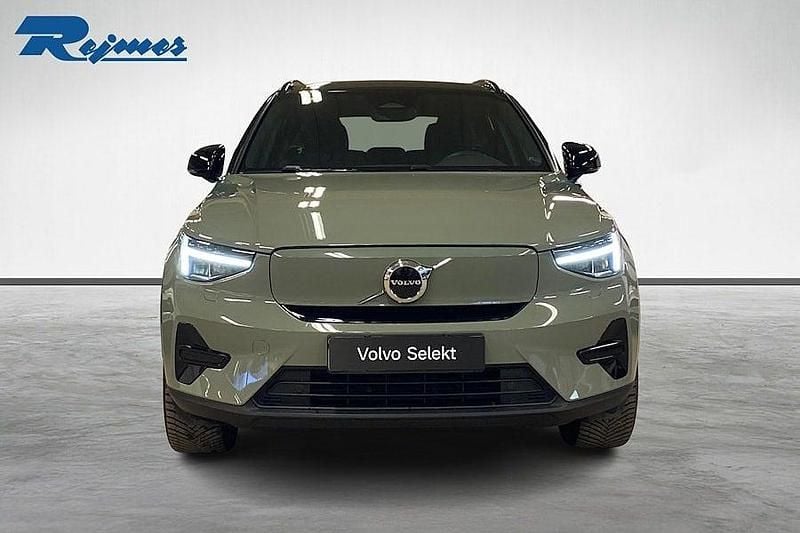Begagnad Volvo XC40 Core 175 kW (238 HK) 2022 Grön SUV