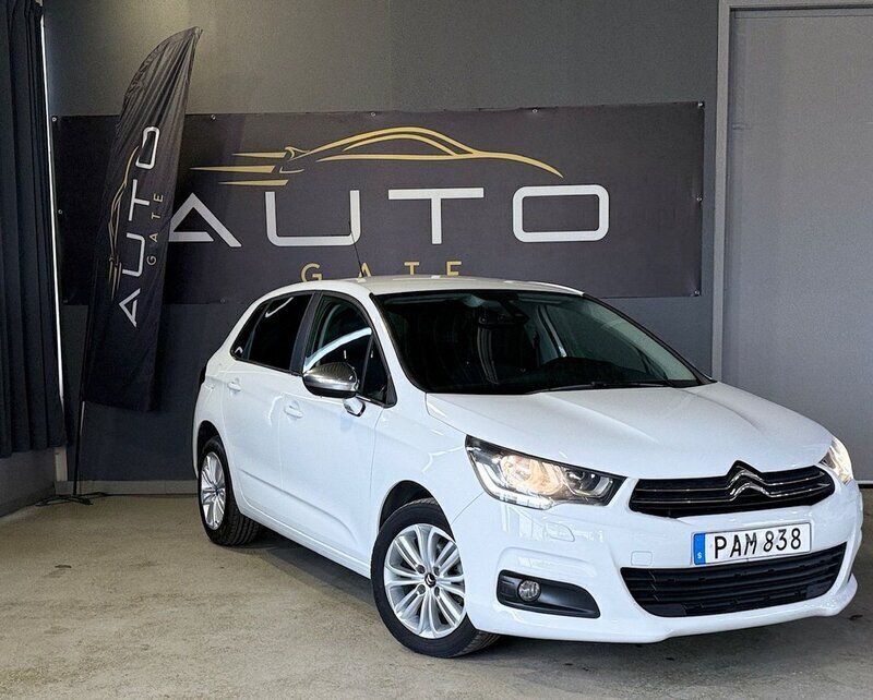 Vit Begagnad 2016 Citroën C4 Halvkombi | 74 900 kr (Marknadspris) - Bild 1/4