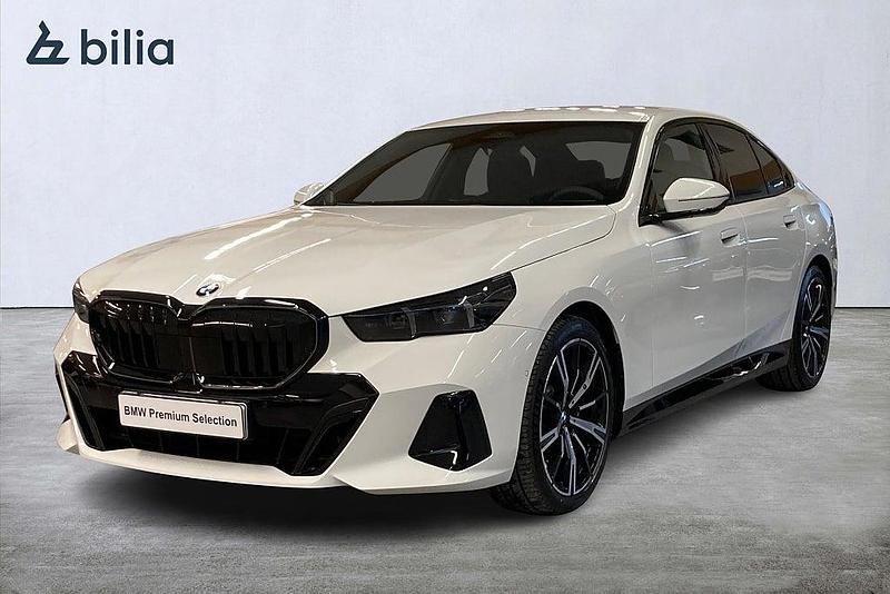 Vit Ny 2026 BMW 520 Sedan | 639 000 kr - Bild 1/4