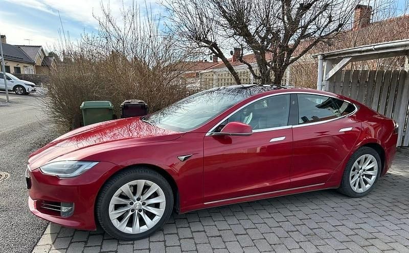 Begagnad Tesla Model S 386 kW (525 HK) 2017 Halvkombi