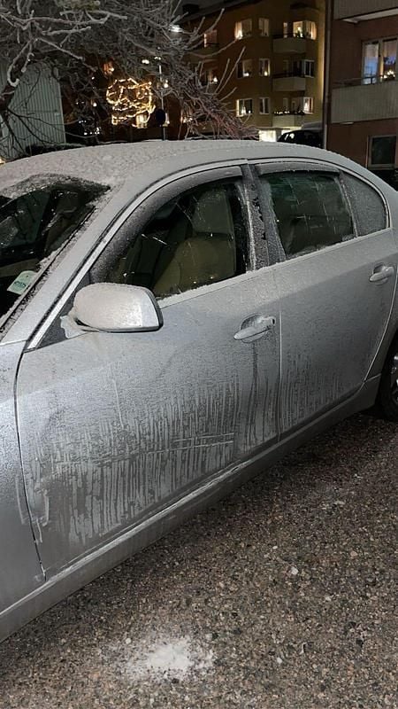 Begagnad BMW 520 163 HK (119 kW) 2008 Silver grå Sedan