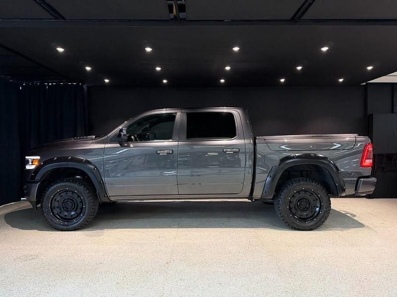 Begagnad Dodge Ram 394 HK (289 kW) 2019 Gråmetallic