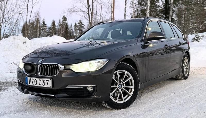 Havanna metallic Begagnad 2013 BMW 320 Kombi | 139 000 kr (Marknadspris) - Bild 1/4
