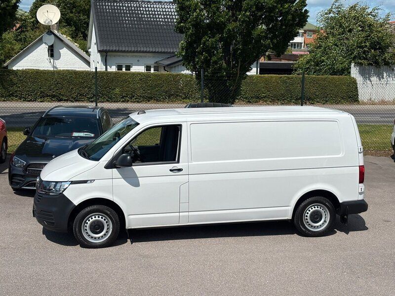 Vit Begagnad 2021 VW T6.1 Van | 288 998 kr (Superpris) - Bild 1/4