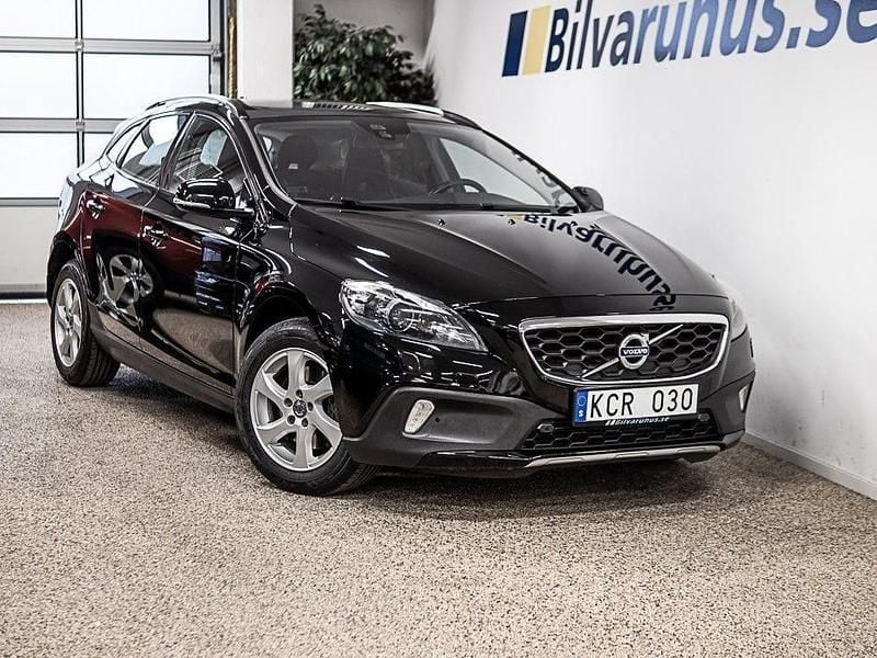 Svart Begagnad 2014 Volvo V40 CC Kombi | 149 000 kr (Lite dyr) - Bild 1/4