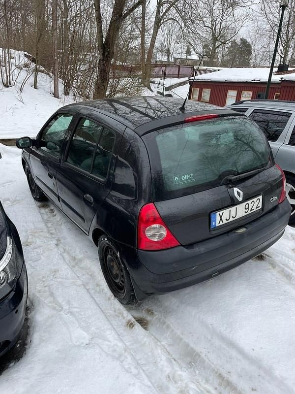 Begagnad Renault Clio R.S. 75 HK (55 kW) 2006 Halvkombi