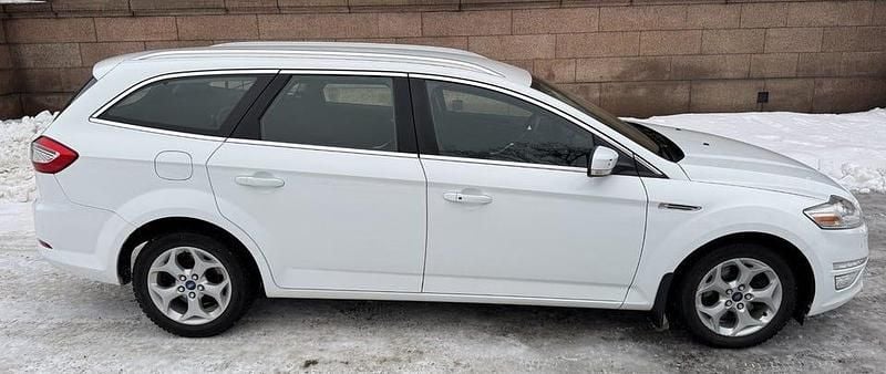 Begagnad Ford Mondeo Business Edition 140 HK (102 kW) 2013 Vit Kombi