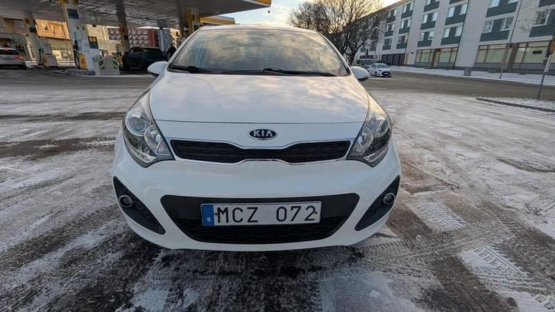 Begagnad 2012 Kia Rio Halvkombi | 64 000 kr (Bra pris) - Bild 1/4