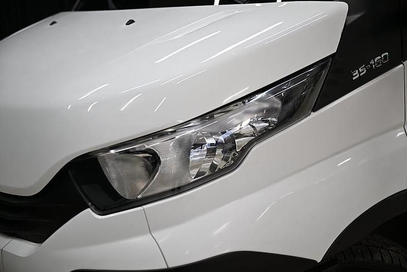 Begagnad Iveco Daily 156 HK (114 kW) 2019 Vit