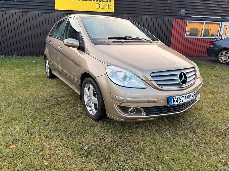 Begagnad Mercedes B200 140 HK (102 kW) 2007 Ljusbrun Minibuss