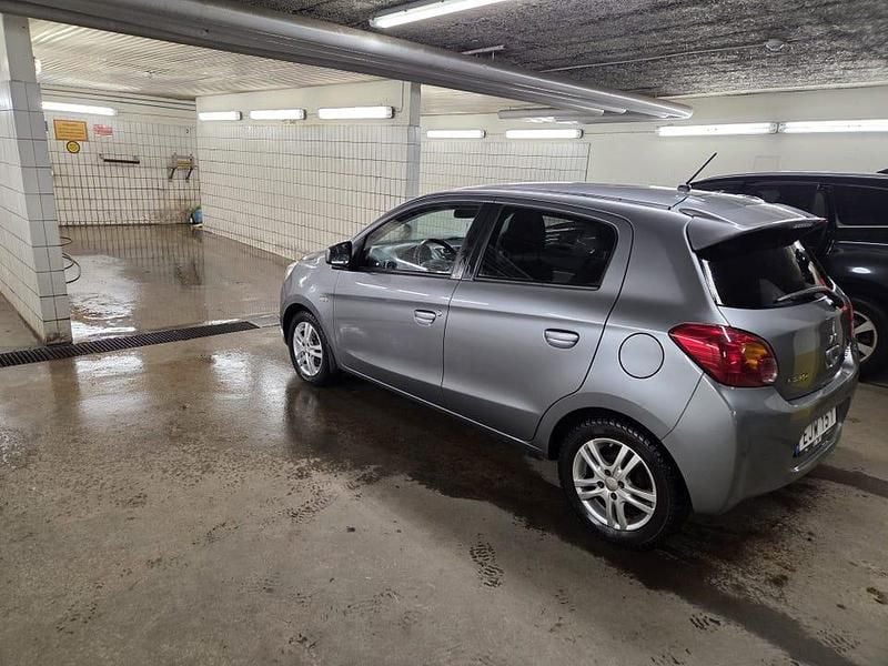 Begagnad Mitsubishi Space Star 80 HK (58 kW) 2015 Halvkombi