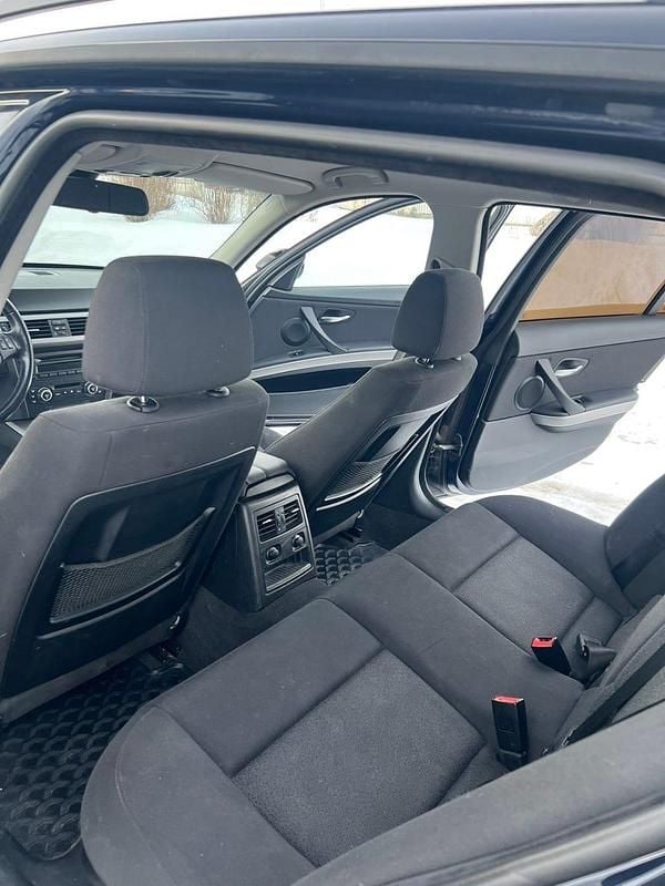 Begagnad BMW 320 150 HK (110 kW) 2007 Kombi