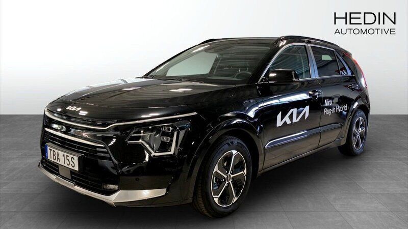Svart (black) Begagnad 2025 Kia Niro Advance SUV | 461 400 kr (Dyr) - Bild 1/4
