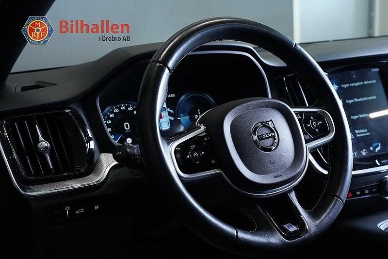 Begagnad Volvo V60 R-Design 253 HK (186 kW) 2020 Svart Kombi
