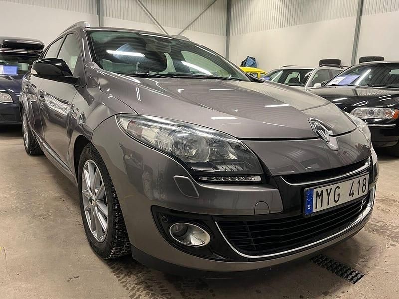Begagnad Renault Mégane III Bose Edition 110 HK (80 kW) 2013 Grå metallic
