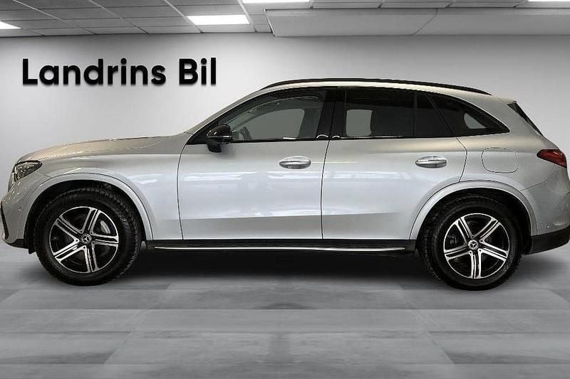 Begagnad Mercedes GLC300 AMG line 197 HK (144 kW) 2024 Hightech silver metallic SUV