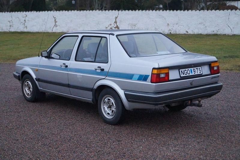 Begagnad VW Jetta 75 HK (55 kW) 1988 Grå Sedan