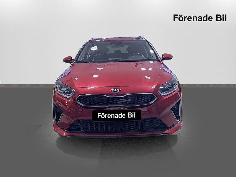 Begagnad Kia Ceed Sportswagon Advance 141 HK (103 kW) 2021 Röd Kombi