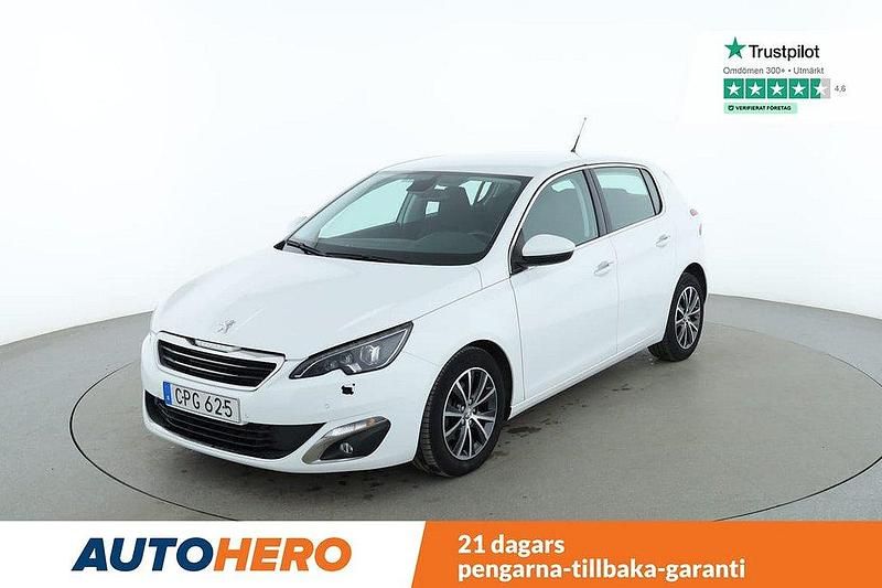 Vit Begagnad 2015 Peugeot 308 Allure Halvkombi | 139 000 kr (Marknadspris) - Bild 1/4
