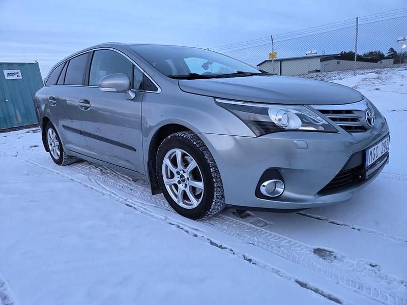 Begagnad Toyota Avensis 152 HK (111 kW) 2012 Kombi